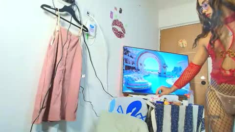 Snapshot of miss_channellx chatting on May 15, 5:42 pm miss_channellx online show from May 15, 5:42 pm
