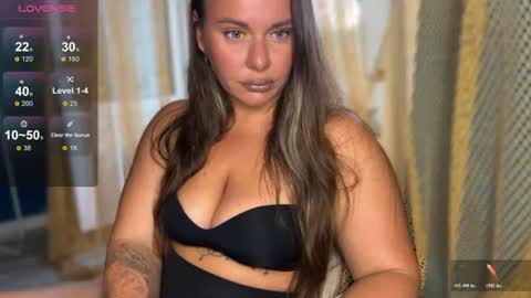 Snapshot of miss_christine_ chatting on June 26, 5:01 am Miss Christine online show from June 26, 5:01 am