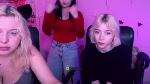 miss_courtney online show from March 30, 8:48 am