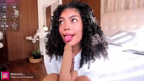 CANDELA CASTRO  online show from February 11, 1:05 pm