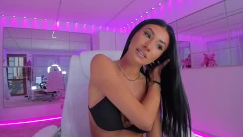 miss_diamond__ online show from April 4, 7:28 am
