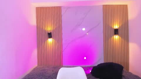 Snapshot of miss_emilystar chatting on April 19, 7:38 pm miss_emilystar online show from April 19, 7:38 pm
