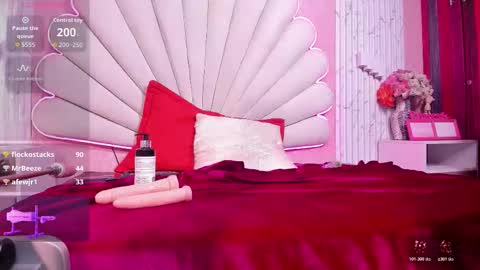 miss_evans_ online show from October 25, 10:15 pm