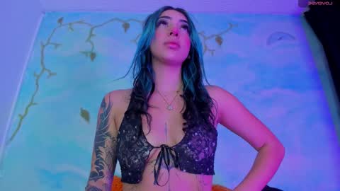 miss_evans_ online show from November 10, 6:01 am