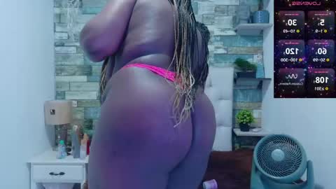 Snapshot of miss_evans_ chatting on May 18, 1:39 pm miss_evans_ online show from May 18, 1:39 pm