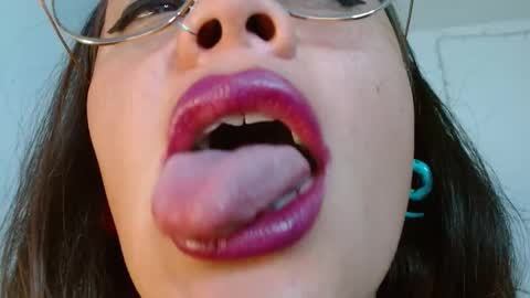 Miss Evoleth online show from November 14, 7:07 am