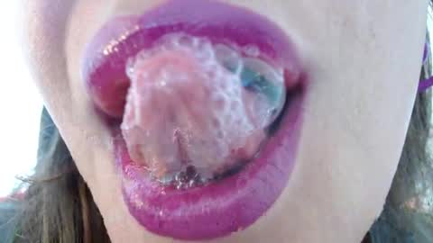 Miss Evoleth online show from April 15, 4:25 pm