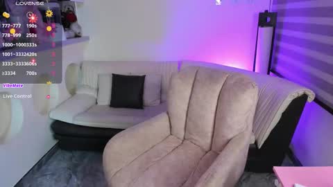 insta    online show from March 8, 2:37 am