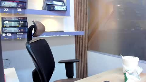 miss_horney online show from April 15, 2:13 pm