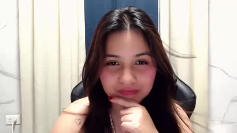 miss_innocent18 online show from April 12, 6:02 pm