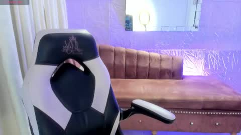 Snapshot of miss_isabella_m chatting on April 30, 8:57 pm Isabella online show from April 30, 8:57 pm