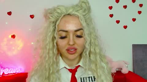 Snapshot of miss_kiten chatting on February 2, 1:45 am miss_kiten online show from February 2, 1:45 am