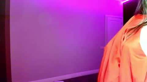 miss_kiten online show from April 8, 8:53 pm