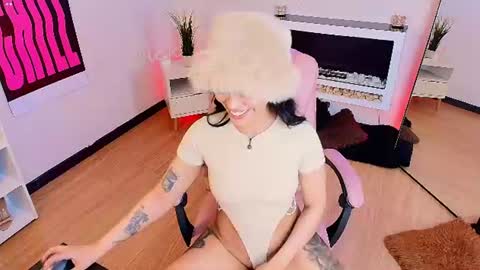 Snapshot of miss_koko_ chatting on June 13, 3:37 am Miss koko online show from June 13, 3:37 am