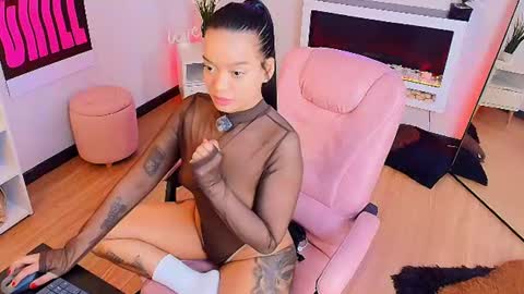 Snapshot of miss_koko_ chatting on June 22, 2:02 am Miss koko online show from June 22, 2:02 am