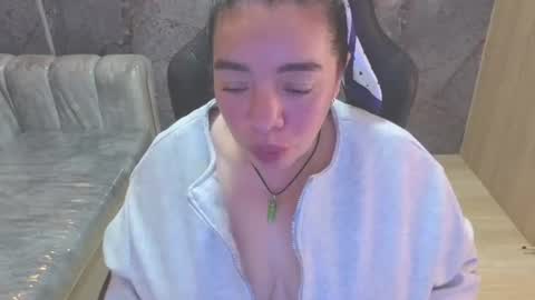 miss_lesly_cn online show from July 6, 3:03 pm