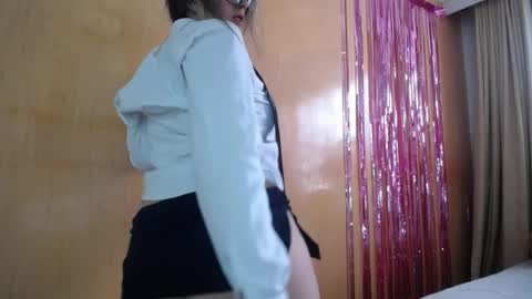 lilieth  online show from April 6, 10:54 pm