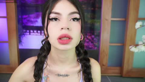 miss_lucyla online show from December 18, 11:02 am
