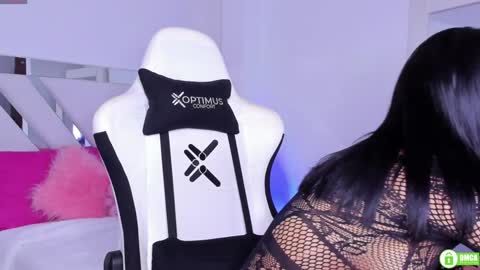   online show from December 16, 5:43 pm