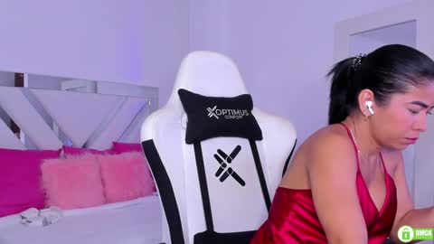   online show from February 1, 11:32 am