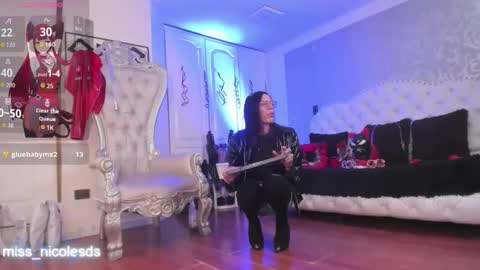 Snapshot of miss_nicolesds chatting on May 29, 1:31 pm Miss Nicole online show from May 29, 1:31 pm
