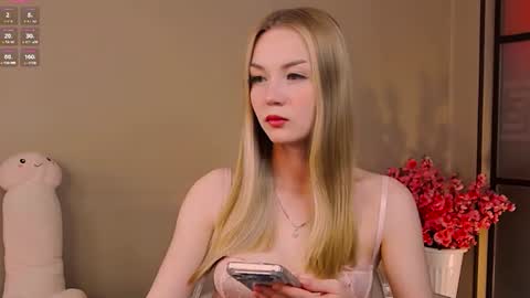 Snapshot of miss_nicoletta chatting on July 6, 10:56 pm Nicole online show from July 6, 10:56 pm