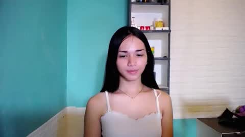 Snapshot of miss_rona_xoxo chatting on April 28, 2:27 am Rona online show from April 28, 2:27 am
