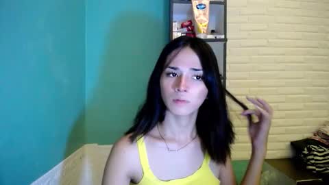 Snapshot of miss_rona_xoxo chatting on April 29, 1:15 pm Rona online show from April 29, 1:15 pm