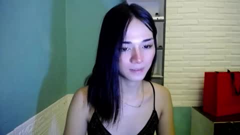 Snapshot of miss_rona_xoxo chatting on May 1, 12:26 am Rona online show from May 1, 12:26 am