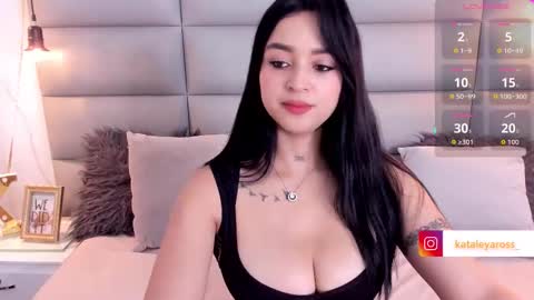 Snapshot of miss_ross_ chatting on September 29, 1:22 am onlyfanskataleyaross online show from September 29, 1:22 am