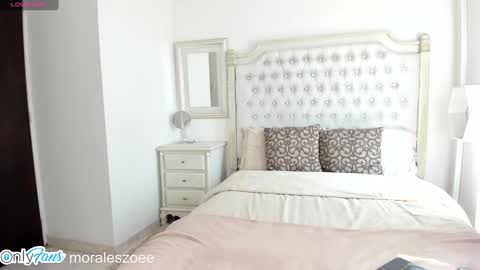 Snapshot of miss_smithx chatting on December 5, 4:01 pm Zoee online show from December 5, 4:01 pm