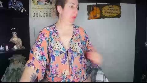 Snapshot of miss_tasha_kom chatting on May 16, 7:38 am miss_tasha_kom online show from May 16, 7:38 am