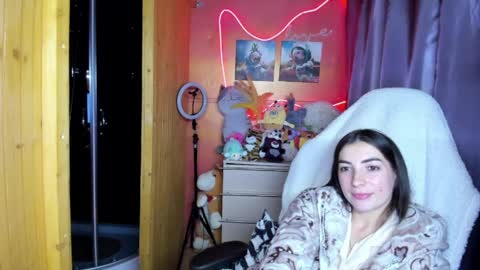 Snapshot of miss_tasy chatting on April 29, 5:30 pm Melanie January 15th is my birthday there will be an interesting show online show from April 29, 5:30 pm