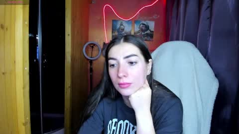 Snapshot of miss_tasy chatting on June 3, 3:20 am Melanie January 15th is my birthday there will be an interesting show online show from June 3, 3:20 am