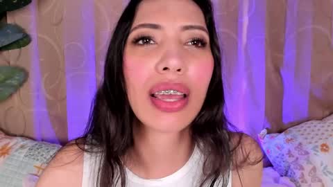 Snapshot of miss_veronica2 chatting on June 5, 1:17 pm Miss Veronica online show from June 5, 1:17 pm