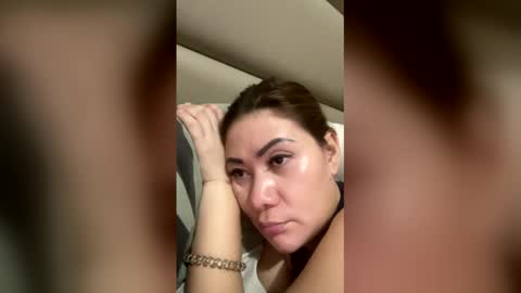 HOT MOMMY ZEPHYR online show from February 6, 11:35 am