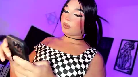 Snapshot of miss_zz chatting on July 7, 6:12 pm miss_zz online show from July 7, 6:12 pm
