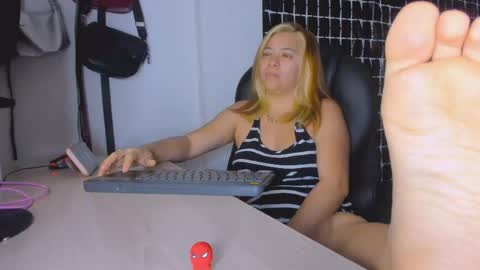 Snapshot of missalmafenix chatting on May 21, 11:39 am missalmafenix online show from May 21, 11:39 am