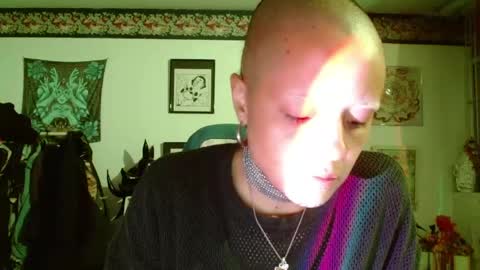 Snapshot of missanarky chatting on April 17, 1:41 am Anarkitten online show from April 17, 1:41 am