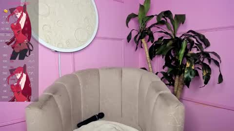 Snapshot of missangeldust chatting on January 10, 12:27 am missangeldust online show from January 10, 12:27 am