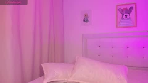 Snapshot of missangeldust chatting on February 12, 12:01 pm missangeldust online show from February 12, 12:01 pm