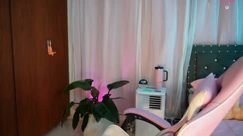 missara_ online show from April 10, 12:27 am