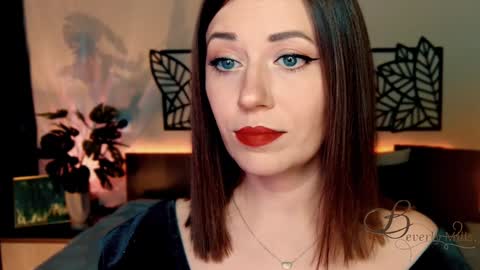 Snapshot of missbeverlymills chatting on December 14, 4:42 pm The divine Beverly online show from December 14, 4:42 pm