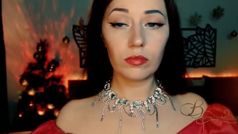 Snapshot of missbeverlymills chatting on December 29, 6:16 pm The divine Beverly online show from December 29, 6:16 pm