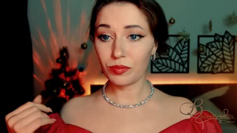 Snapshot of missbeverlymills chatting on January 4, 3:17 pm The divine Beverly online show from January 4, 3:17 pm