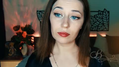 Snapshot of missbeverlymills chatting on January 17, 7:38 pm The divine Beverly online show from January 17, 7:38 pm