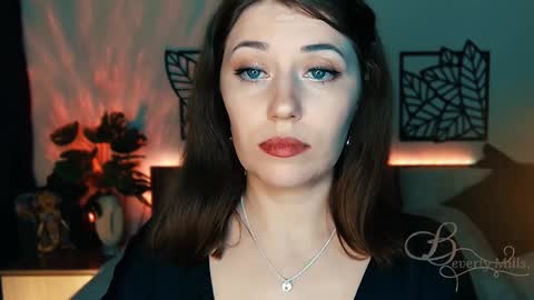 Snapshot of missbeverlymills chatting on January 25, 6:46 pm The divine Beverly online show from January 25, 6:46 pm