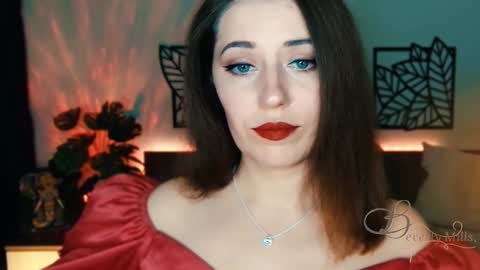 Snapshot of missbeverlymills chatting on February 2, 6:10 pm The divine Beverly online show from February 2, 6:10 pm