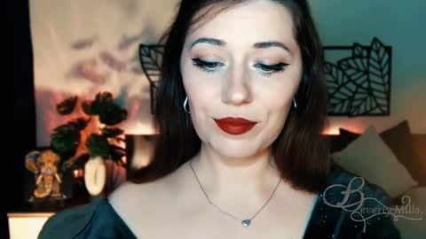 Snapshot of missbeverlymills chatting on February 8, 5:29 pm The divine Beverly online show from February 8, 5:29 pm