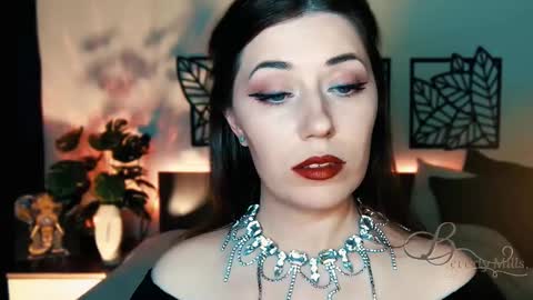 Snapshot of missbeverlymills chatting on February 9, 7:30 pm The divine Beverly online show from February 9, 7:30 pm